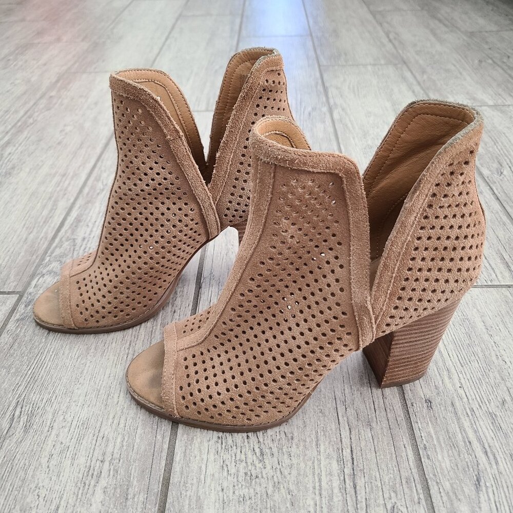 Lucky Brand leather perforated ankle block heel booties tan size 8 women's